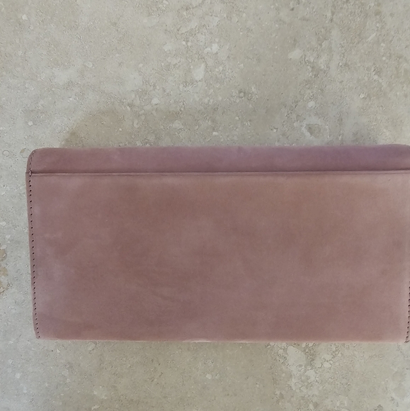 Andre Valentino Long Blush Pink Kisslock wallet. Like new condition. - Picture 2 of 4